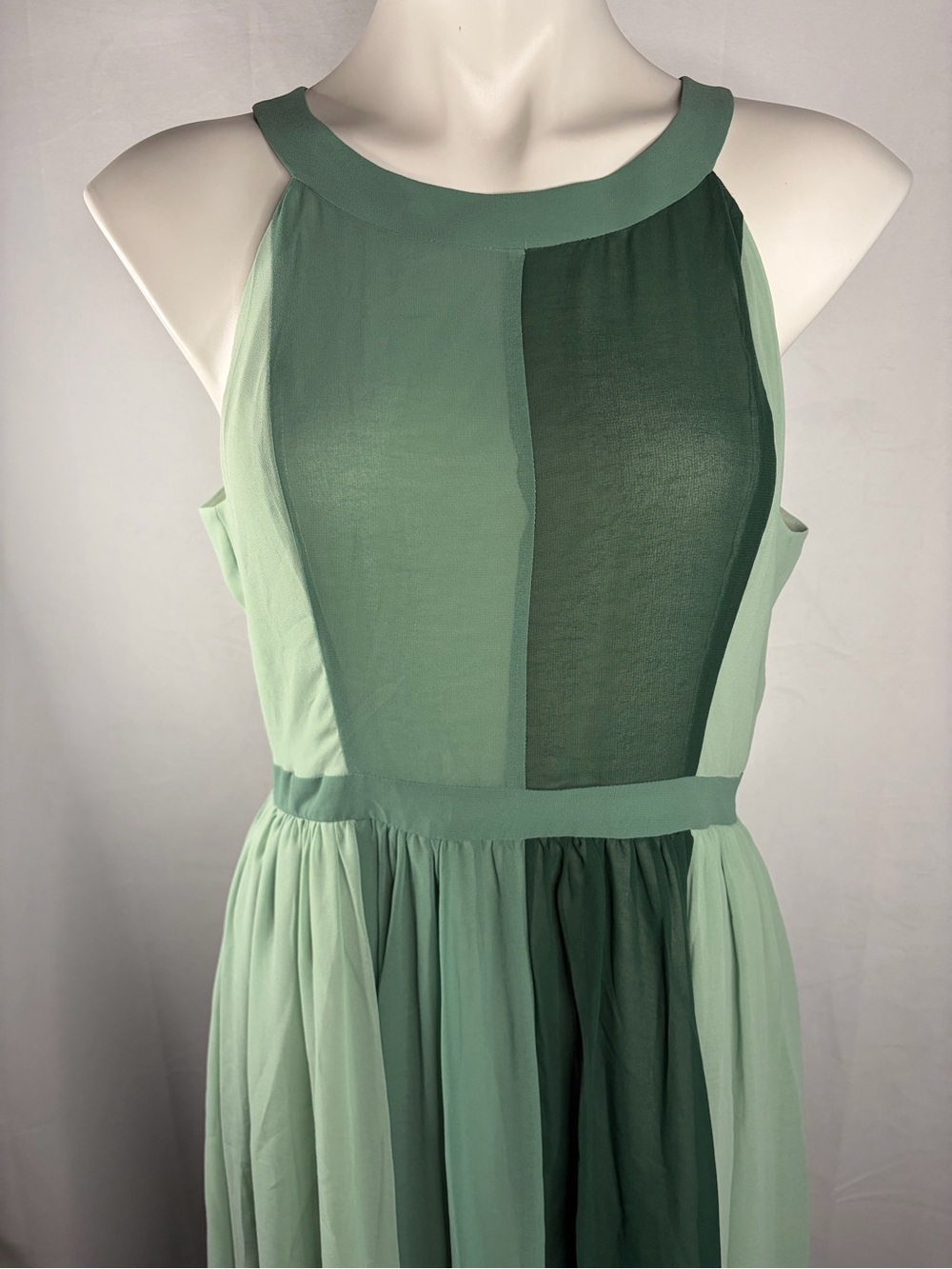 Women’s Sleeveless Mint Green Panel Hi-lo Dress - Picture 2 of 5